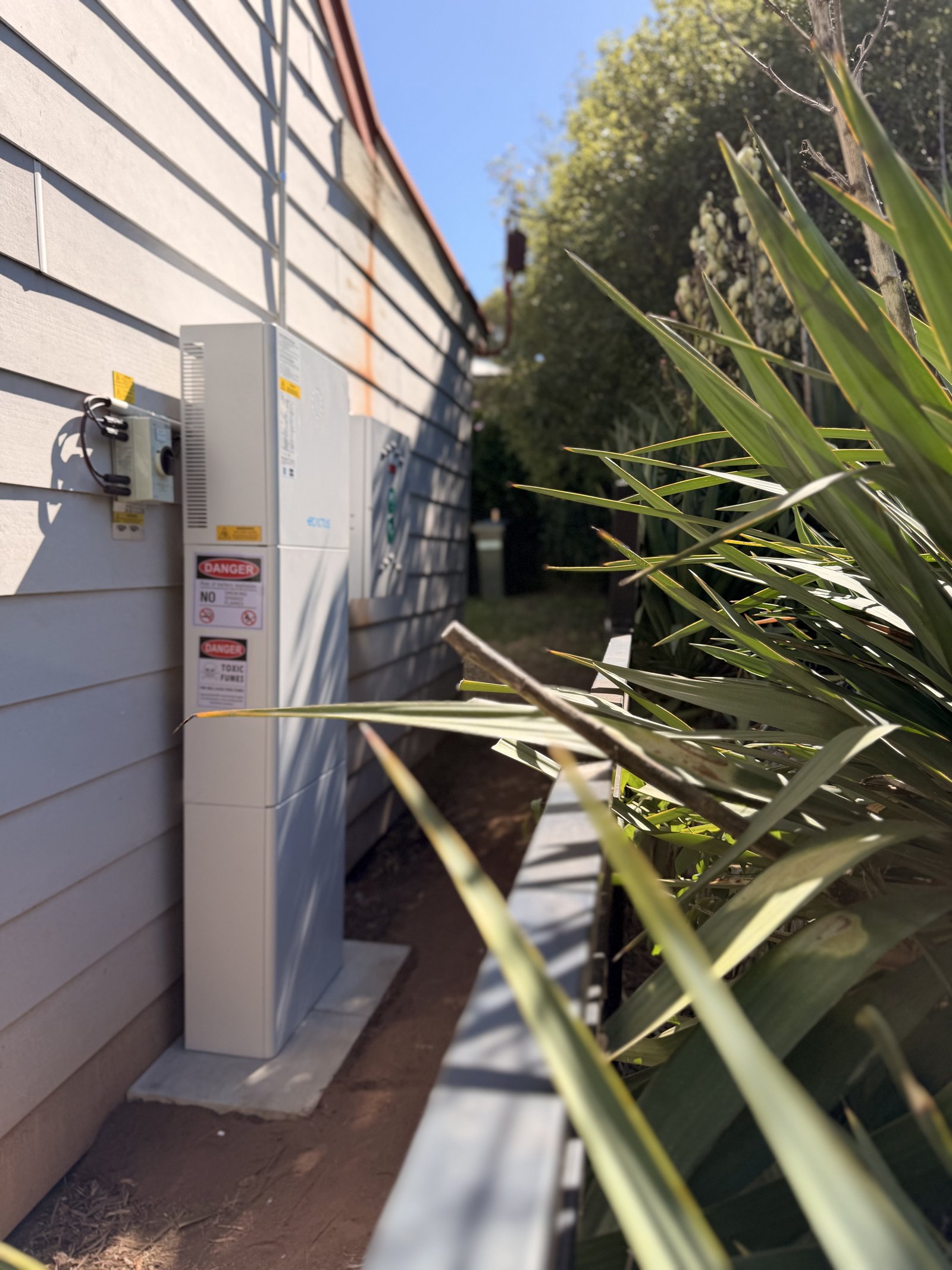 Victor Harbor WHES solar and battery